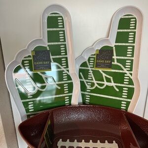 🏈🏈NEW Game Day Football Themed 3 Section Server & 2 Platters Melamine 🏈🏈